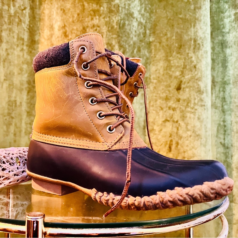 Tommy Hilfiger Duck Boots Size 7